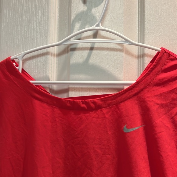 Nike Pink Athletic Top - Picture 3 of 8